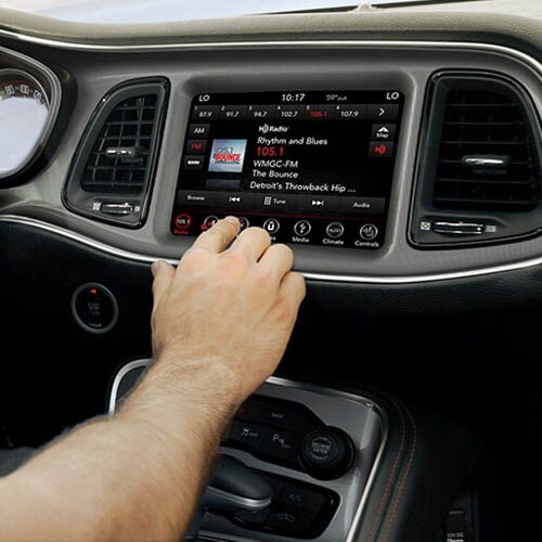 dodge-challenger-technology.jpg