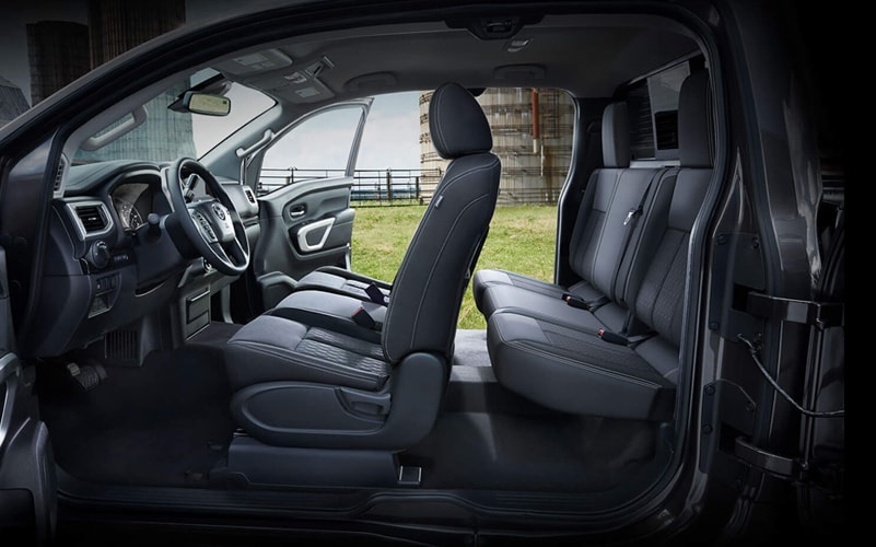 nissan-titan-xd-seats.jpg