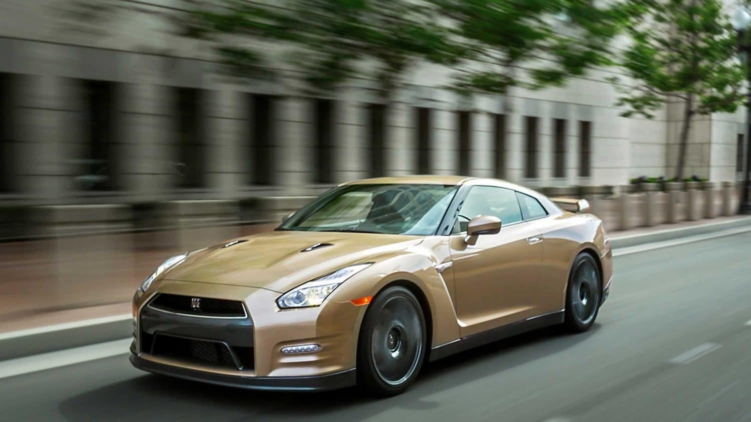 Nissan GTR Exterior