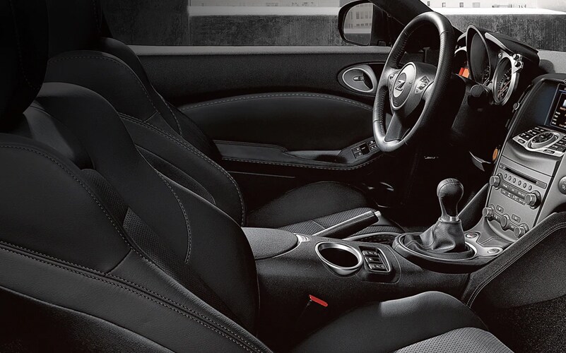 nissan-370z-interior.jpg