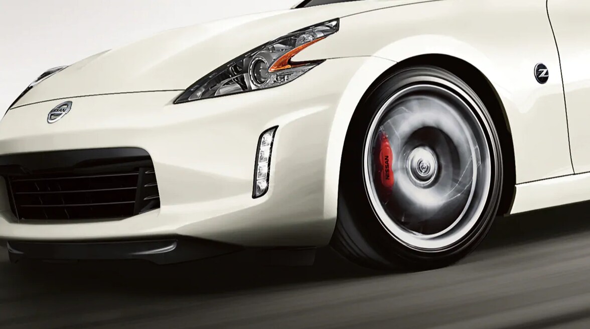 St. Louis Nissan 370 Z Safety Features