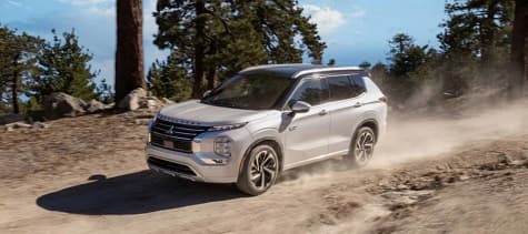 Mitsubishi Outlander PHEV Off-Roading Mitsubishi Outlander PHEV Off-Roading