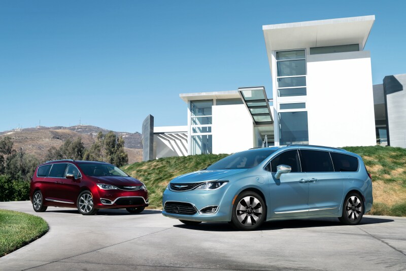 CH017_046PF.jpg 2017 Chrysler Pacifica