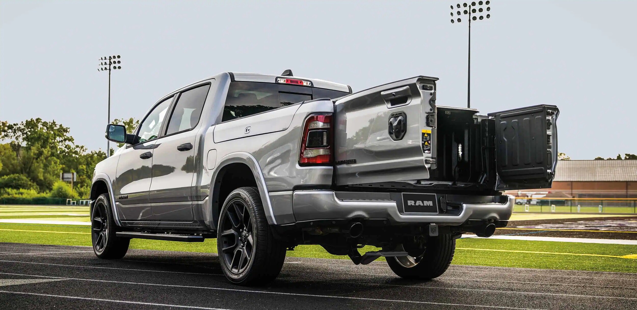 2023 RAM 1500 Technology