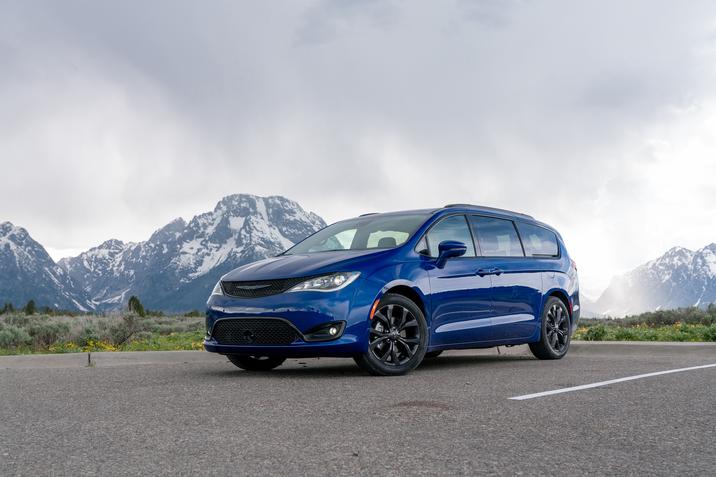 2020 Chrysler Pacifica Limited with S Appearance Package in blue.jpg