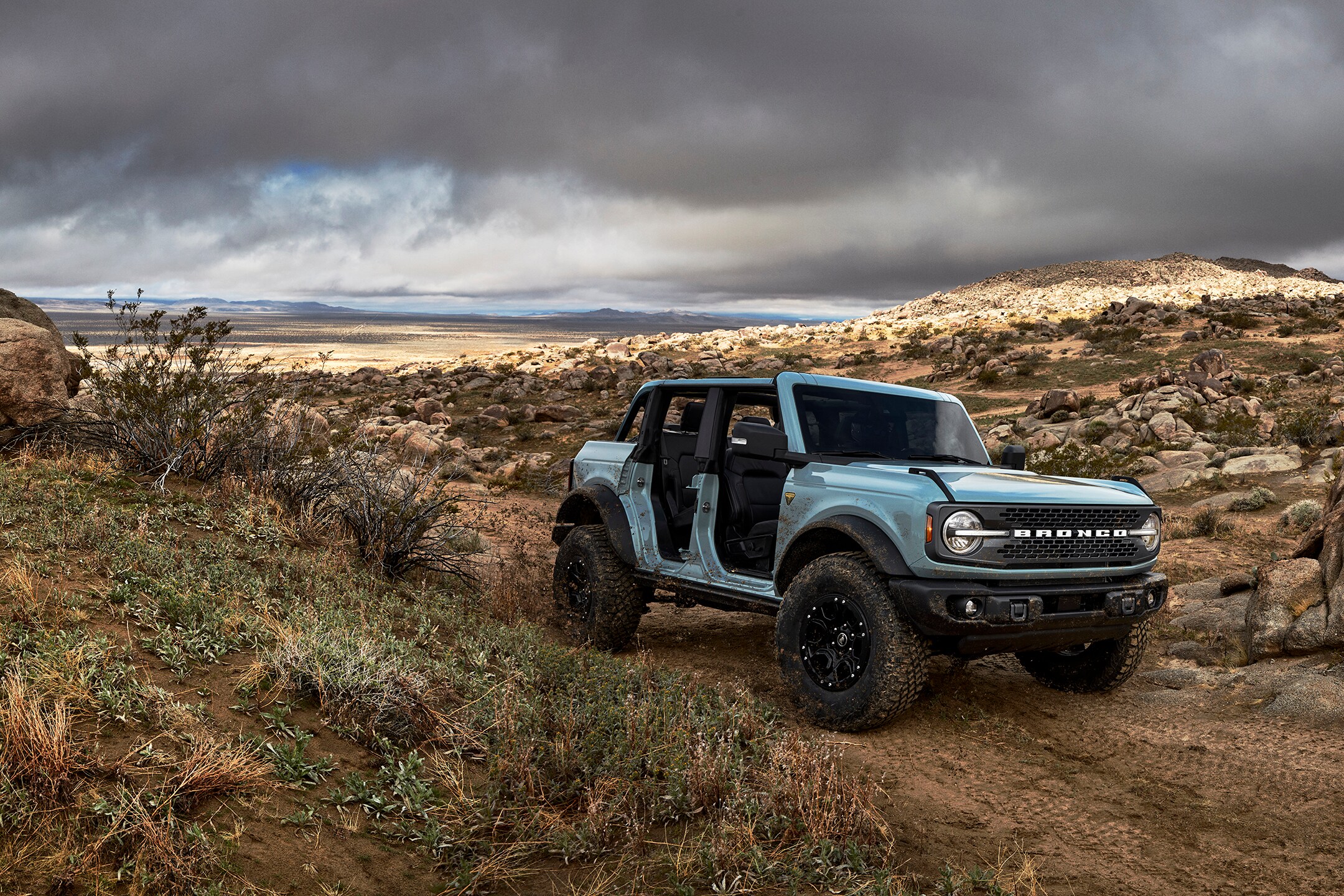 FordBronco_4dr_02.jpg