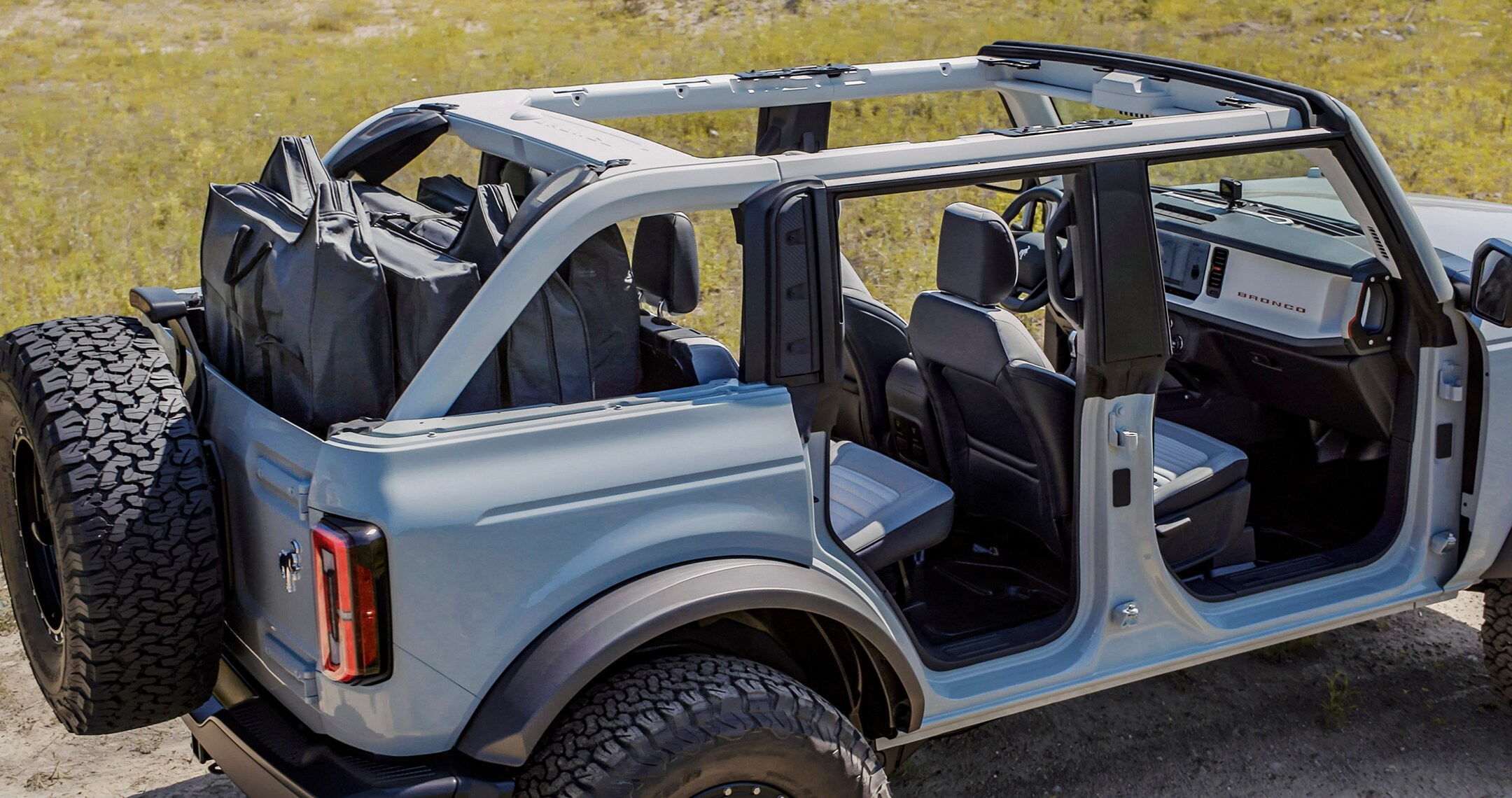 FordBronco_4dr_accesories_12.jpg