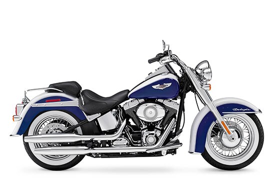 2010-Harley-Davidson-SoftailDeluxe-FLSTN.jpg