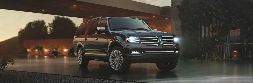 2017-Lincoln-Navigator.png