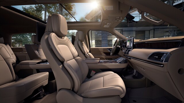 2018-Lincoln-Navigator-Cabin.png