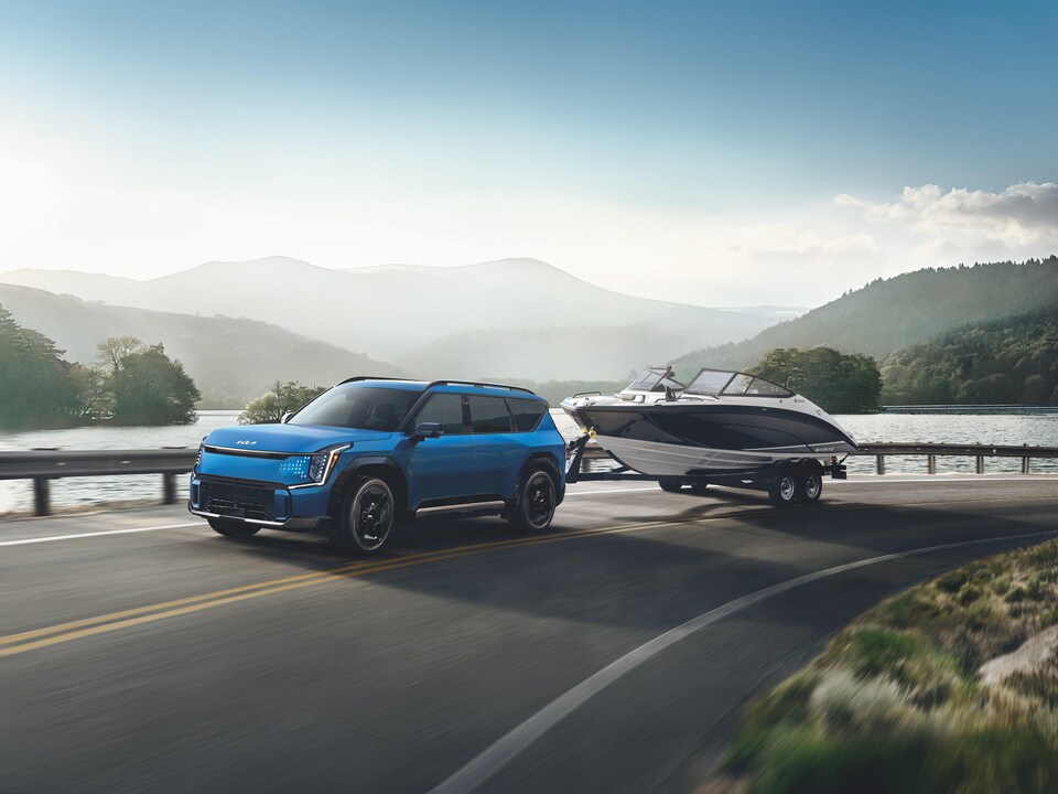 Kia EV9 towing a boat