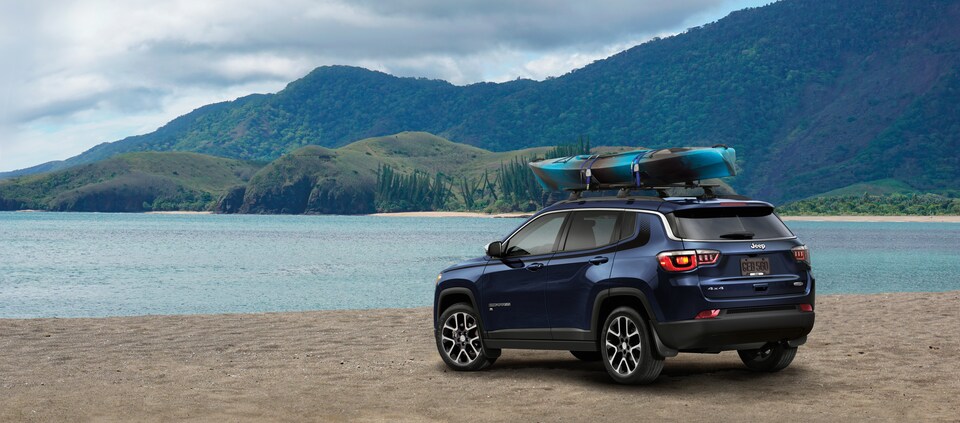 2018-Jeep-Compass-Latitude-SUV-L02.png