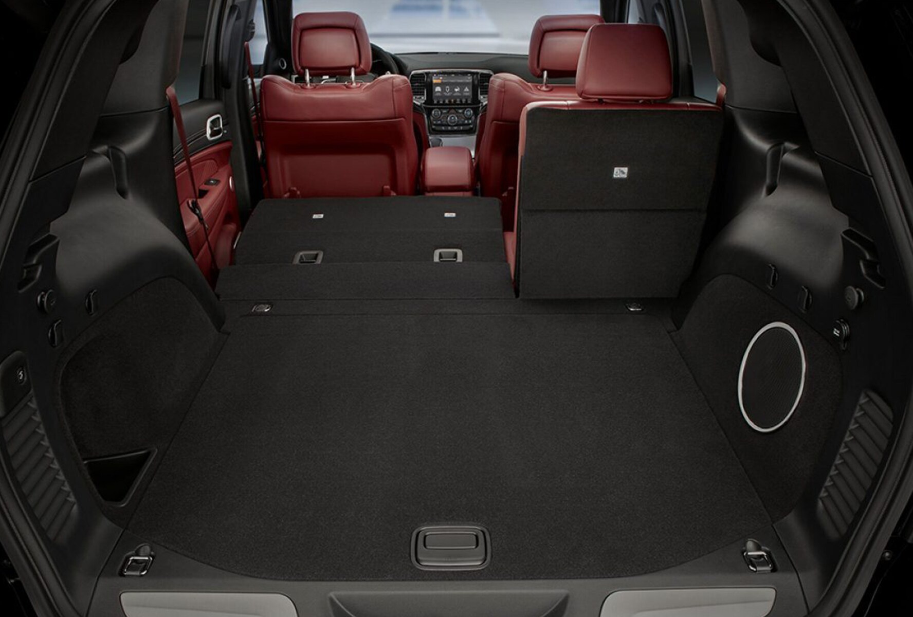 2019 Jeep Grand Cherokee interior near Cincinnati, OH