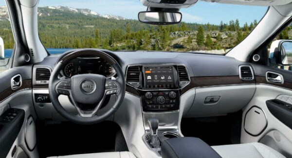 The 2019 Jeep Grand Cherokee interior harrison, OH Northgate CDJR