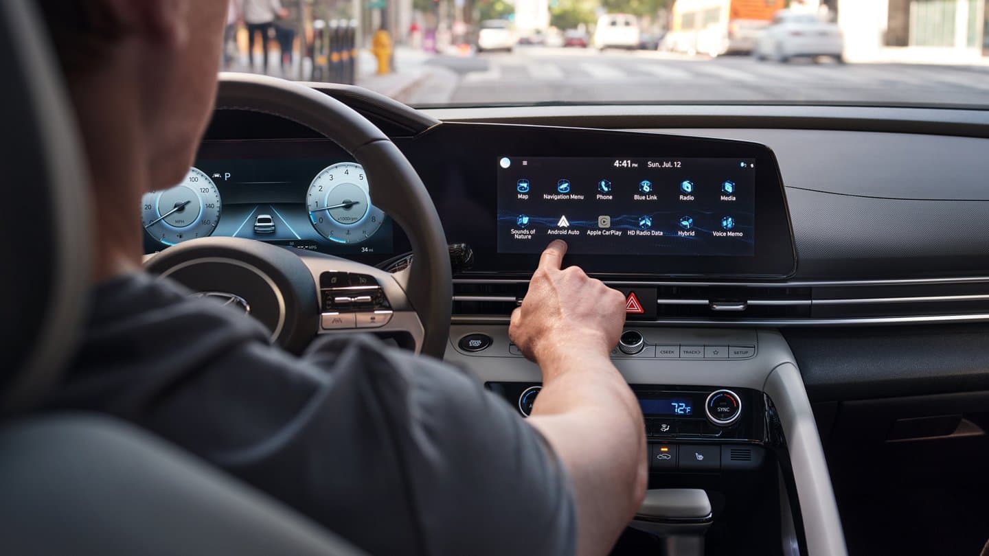 North Palm Beach Hyundai Elantra Interior Features