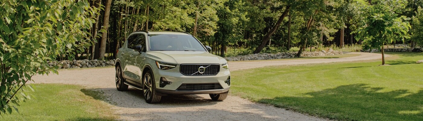 Volvo XC40 Green Volvo XC40 in a country driveway