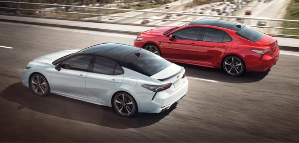 Two 2018 Toyota Camry side by side Two 2018 Toyota Camry side by side | Northridge Toyota serving Mission Hills, Reseda, Chatsworth, North Hollywood