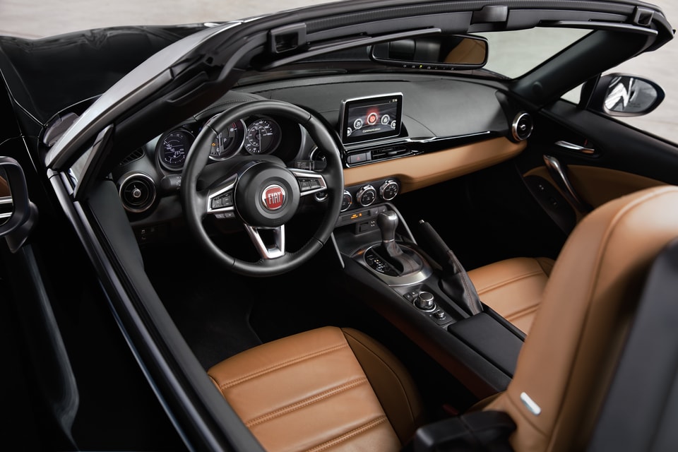 New Fiat Spider 124
interior New Fiat Spider 124 interior