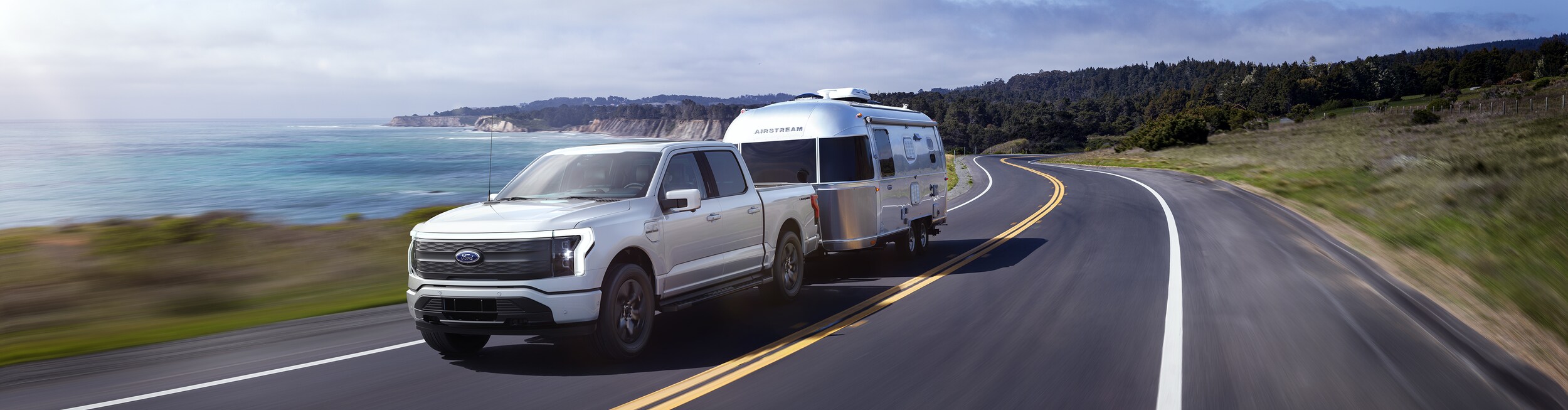 2022-Ford-F150Lightning-Platinum-SuperCrew-Truck-L02.jpg New Ford F-150 Lightning