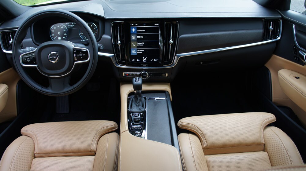 2018 Volvo V90 Interior and Dash - resized.jpg