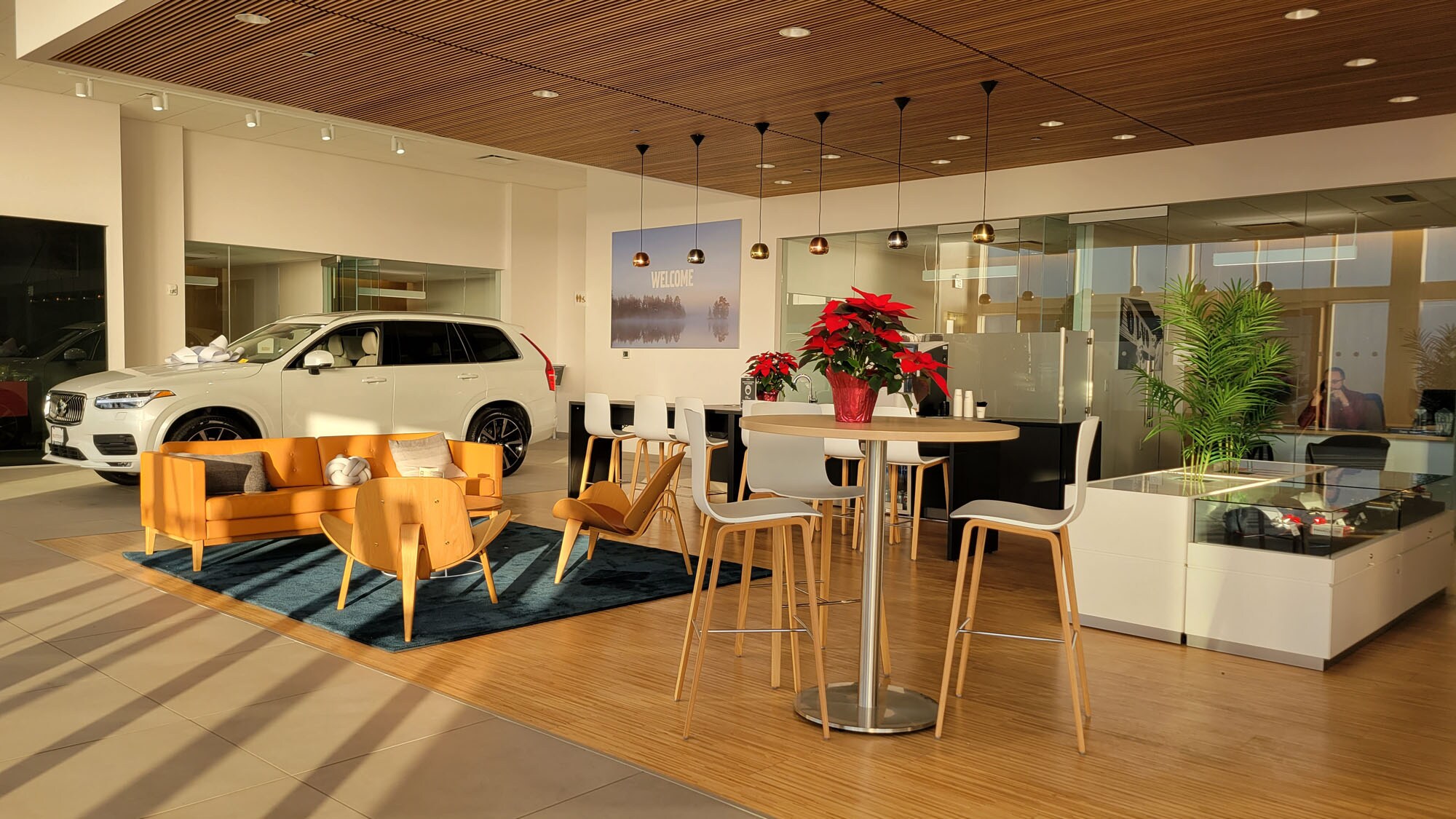 Light%20version-Parts_and_Service_XC90_PHEV_Service_Lane_Humanity_10.jpg