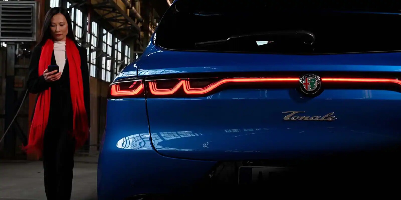 Blue Alfa Romeo Tonale Hero