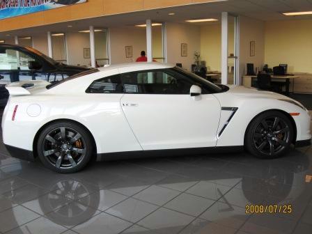 white gtr 8