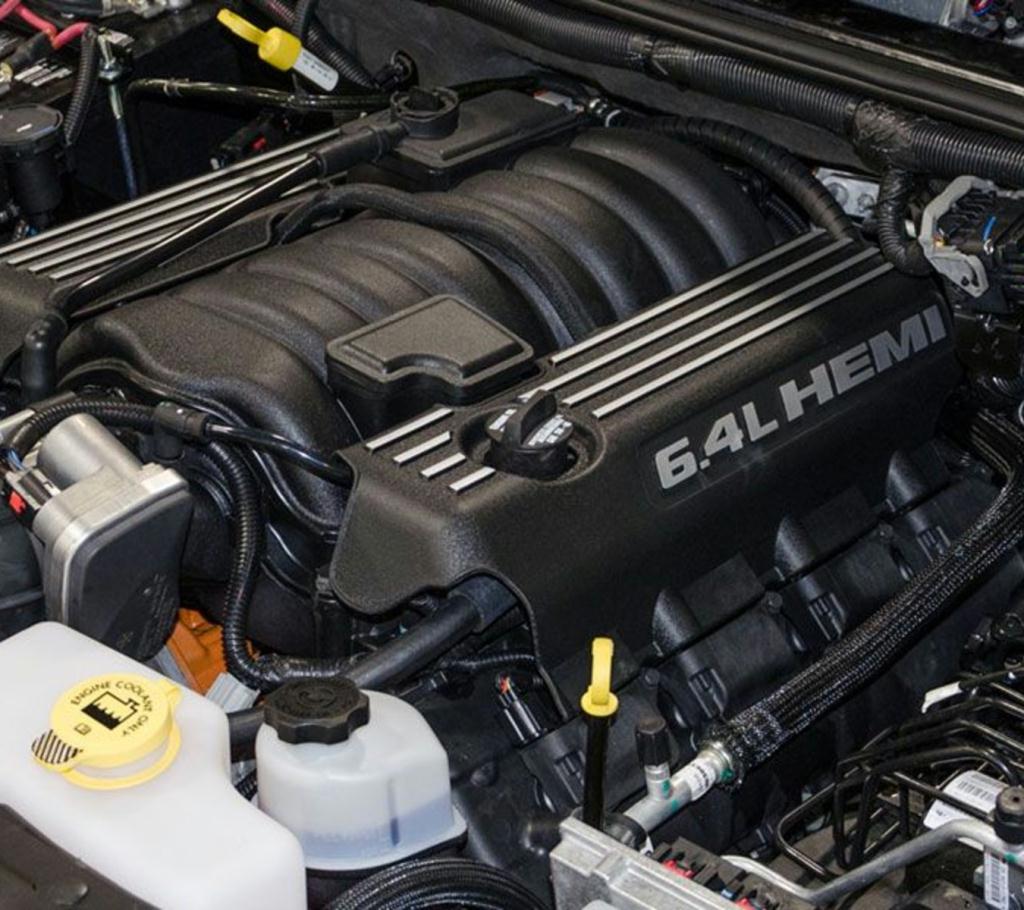 6.4L HEMI V8