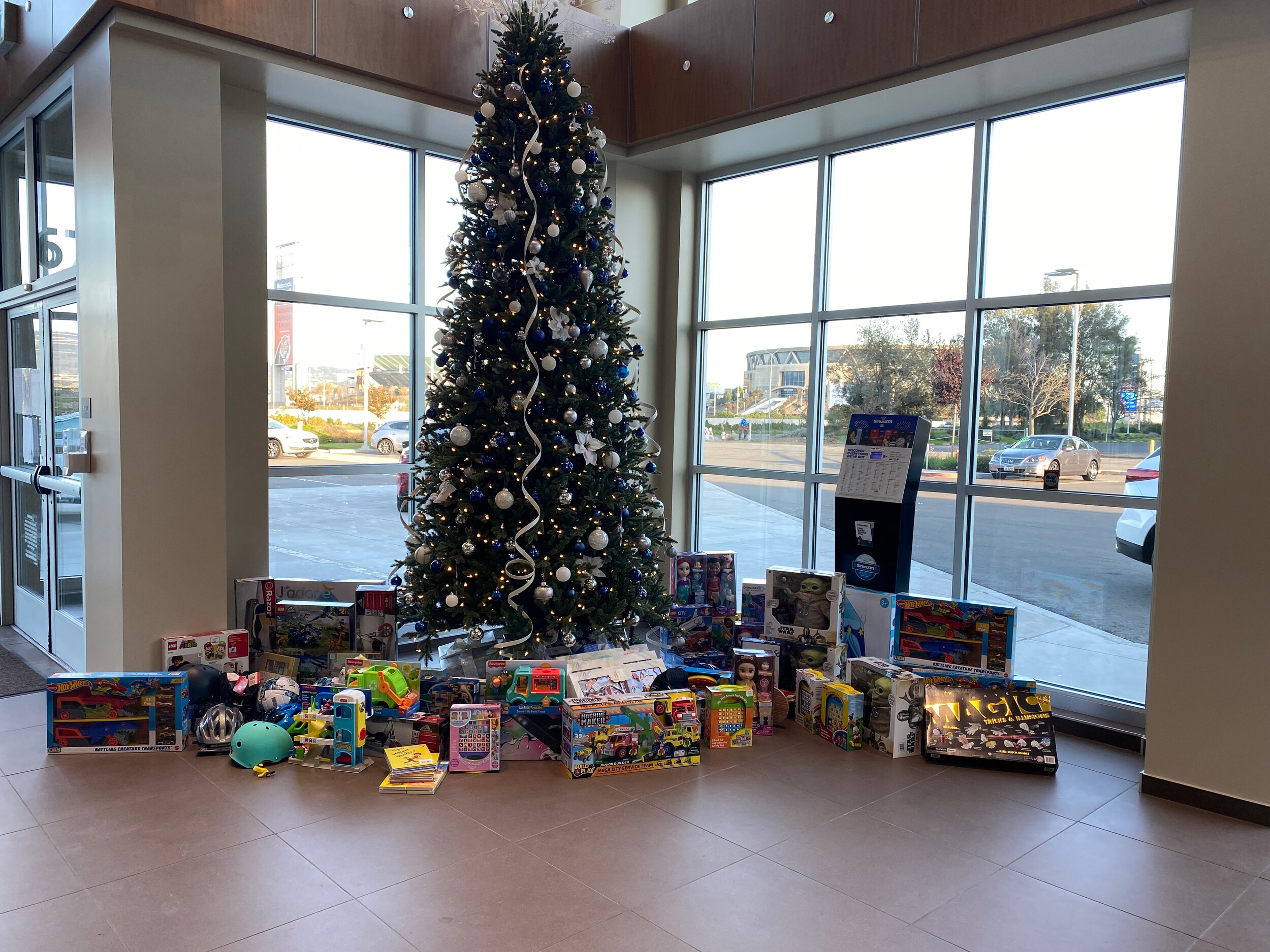 Toys for tots round 2 .jpg
