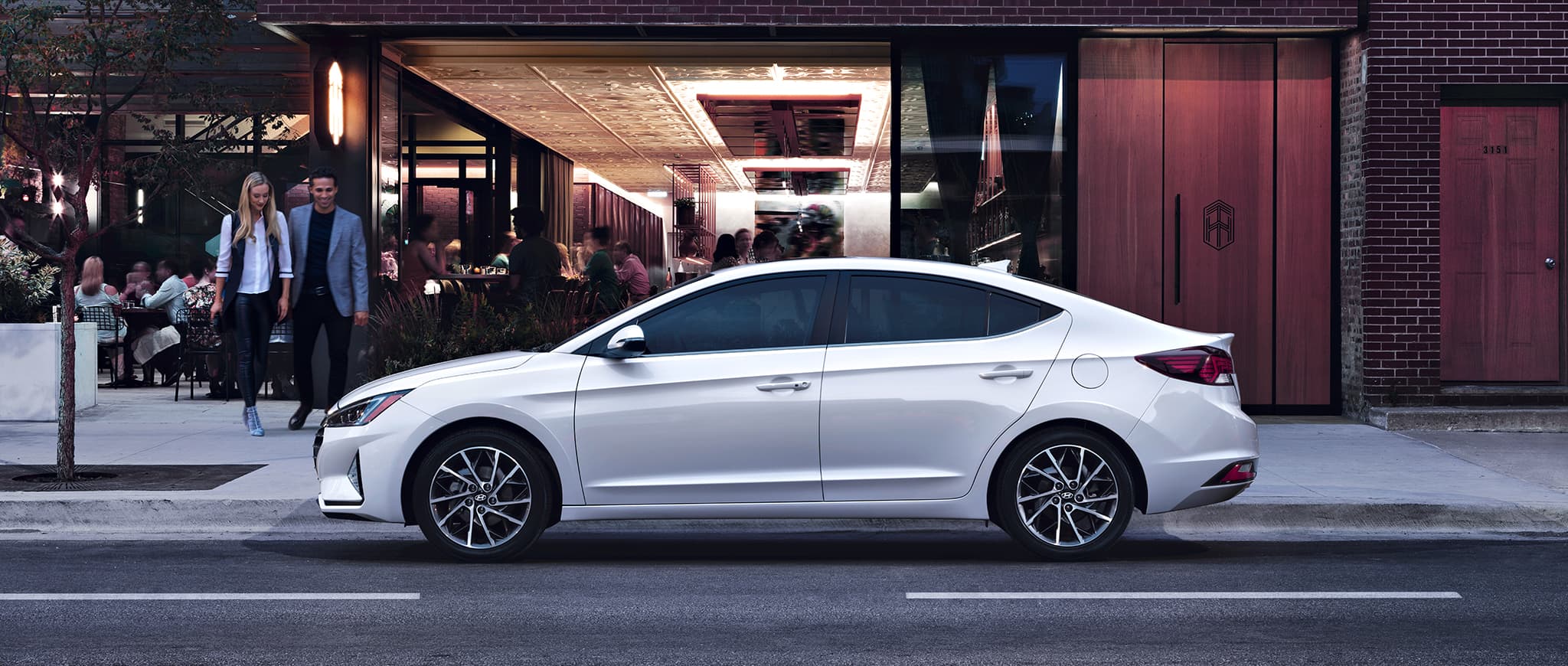 2020-elantra-gallery-ext-17.jpg