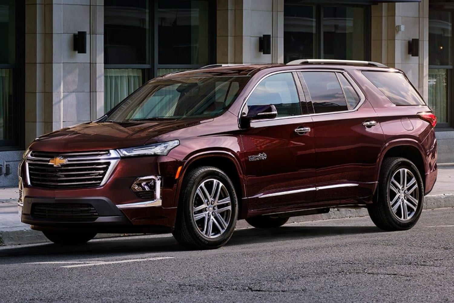 Exterior comparison of the 2023 Chevy Traverse High Country SUV