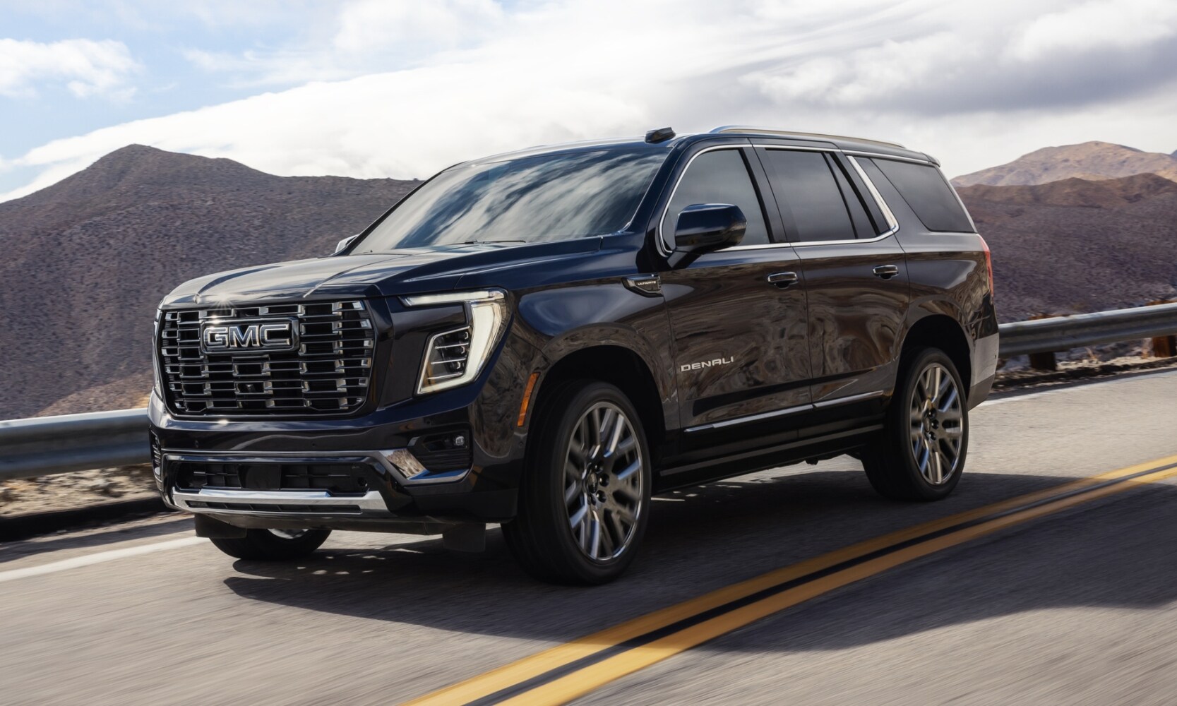 2025 GMC Yukon vs. 2025 Chevrolet Tahoe - 2025 GMC Yukon Denali Ultimate - Octane GMC of Santa Fe.jpg