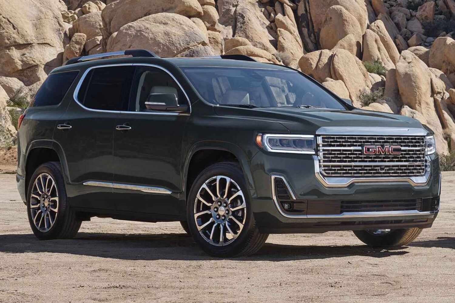 Exterior comparison of the 2023 GMC Acadia Denali SUV