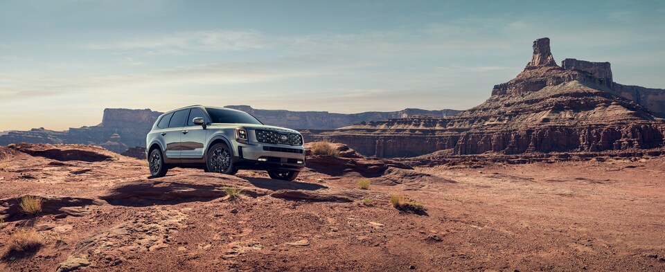 2021-KIA-Telluride-SX-NightfallPackageSilver-SUV-L06.png
