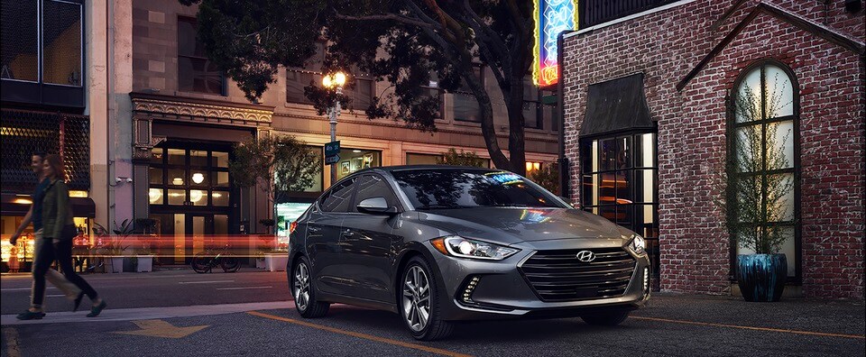 2017-Hyundai-Elantra-limited-Sedan-L10.jpg
