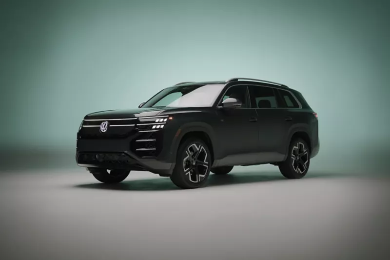 Front view of the 2027 Atlas in Sacramento Green Metallic