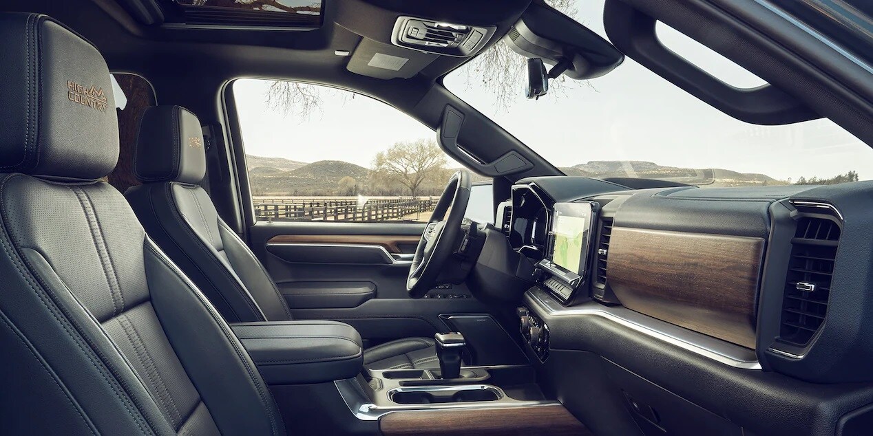 Interior dashboard shot of 2023 Chevy Silverado 1500