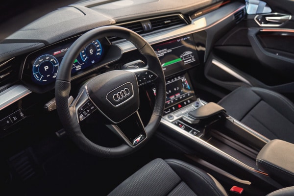 Q8-etron-interior.jpg