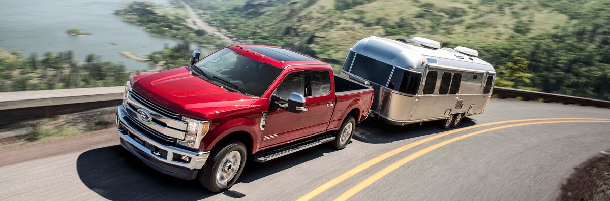 17_FRD_FSD_200046_F250LariatRedHwyCamper0237-2.png