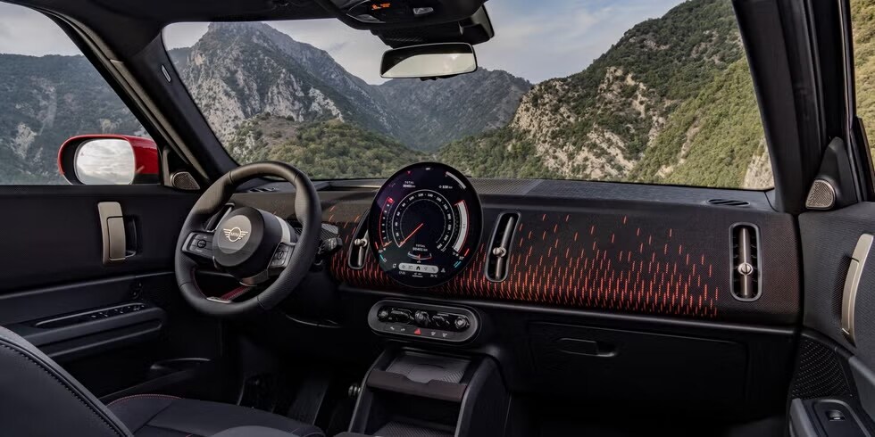 2025-mini-countryman-jcw-interior-101-654cfe366a2ae.jpg