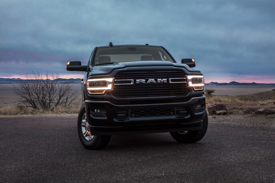 2021-RAM-3500-BigHorn-RegularCab-Truck-L01.png