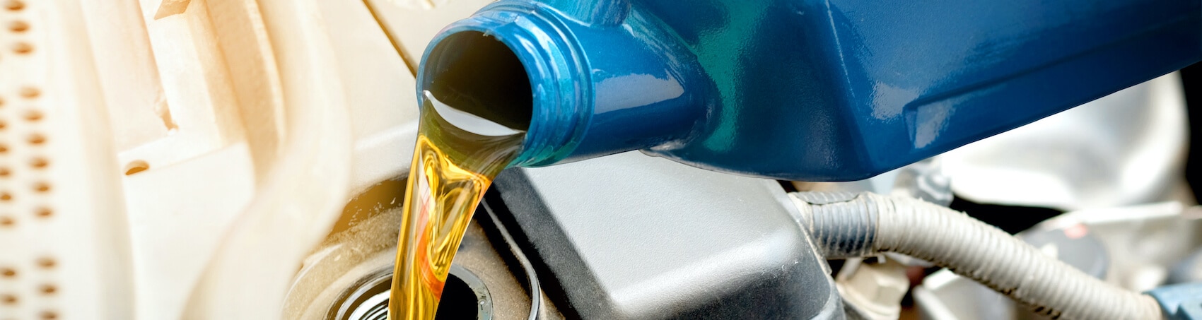 Oil pour