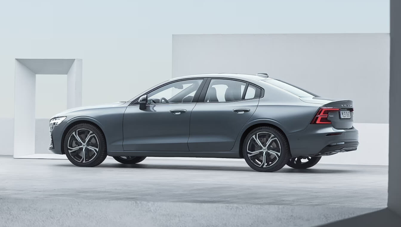 2024 Volvo S60 vs. Genesis G70