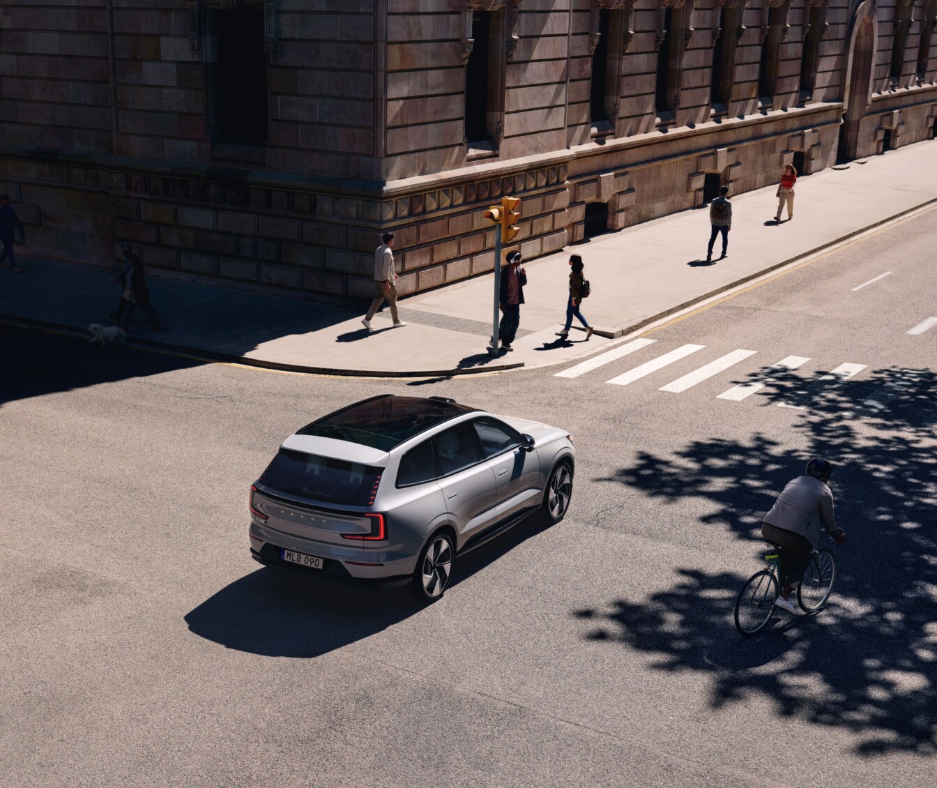 2025 Volvo EX90