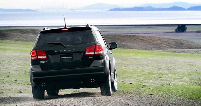 2018-dodge-journey-rear-shot-field