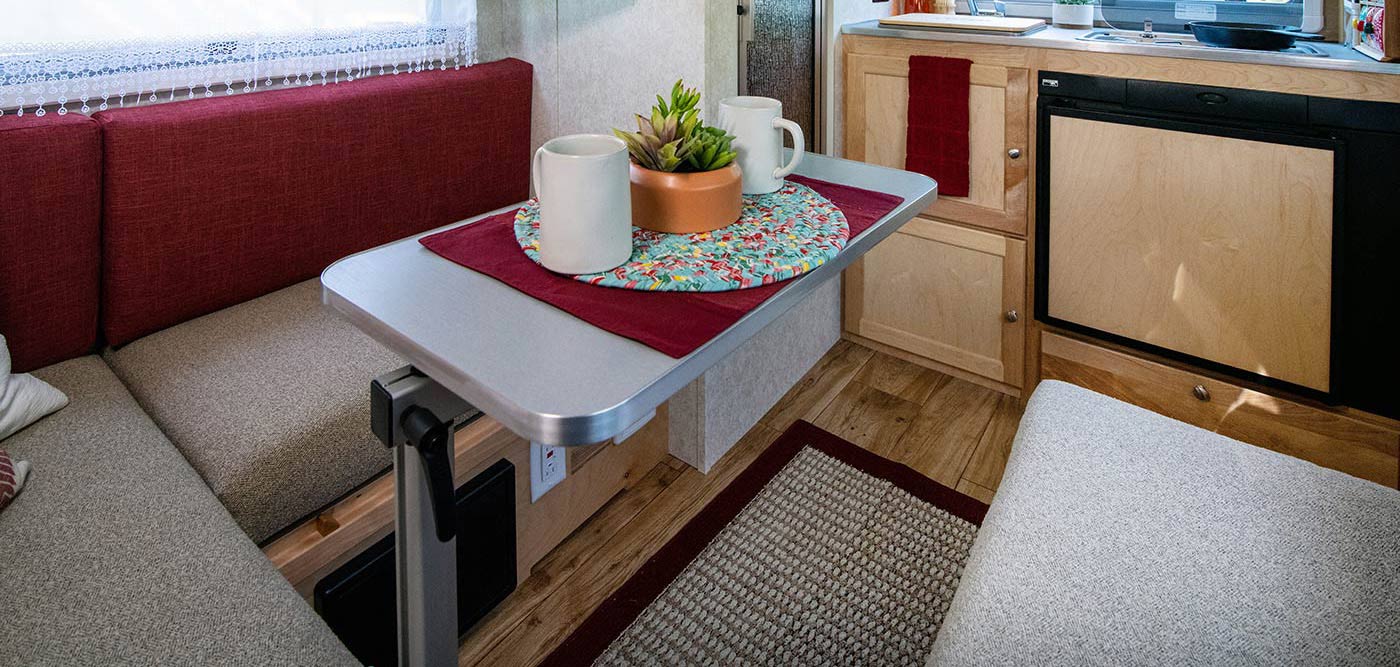 TAB-320-S-Teardrop-Camper-Interior_98e3ab68.jpg