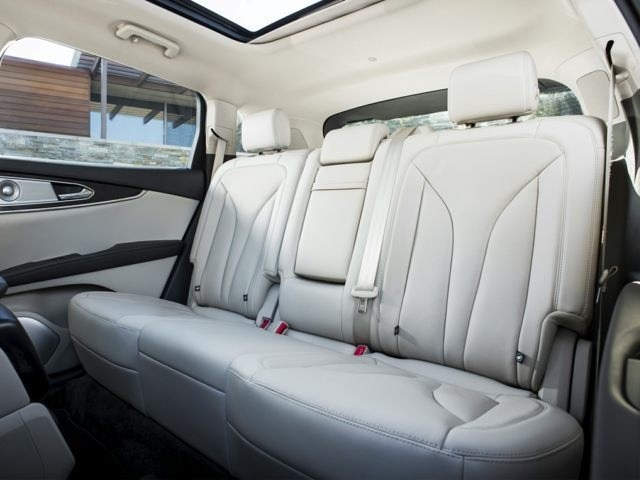2019 Lincoln Nautilus - Interior 2.jpg