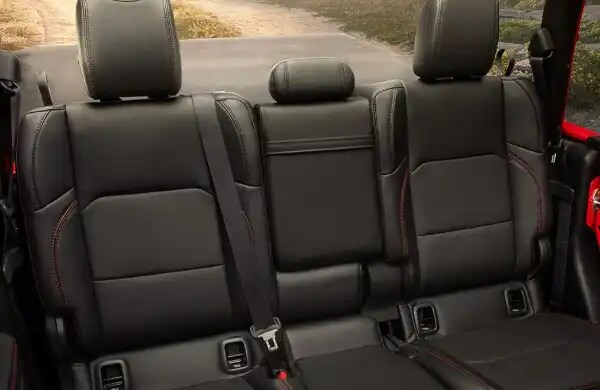 2023-jeep-gladiator-cargo.webp