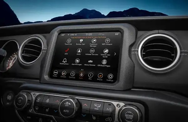 2023-jeep-gladiator-infotainment.webp