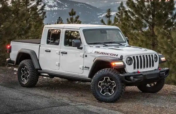 2023-jeep-gladiator-exterior-white.webp